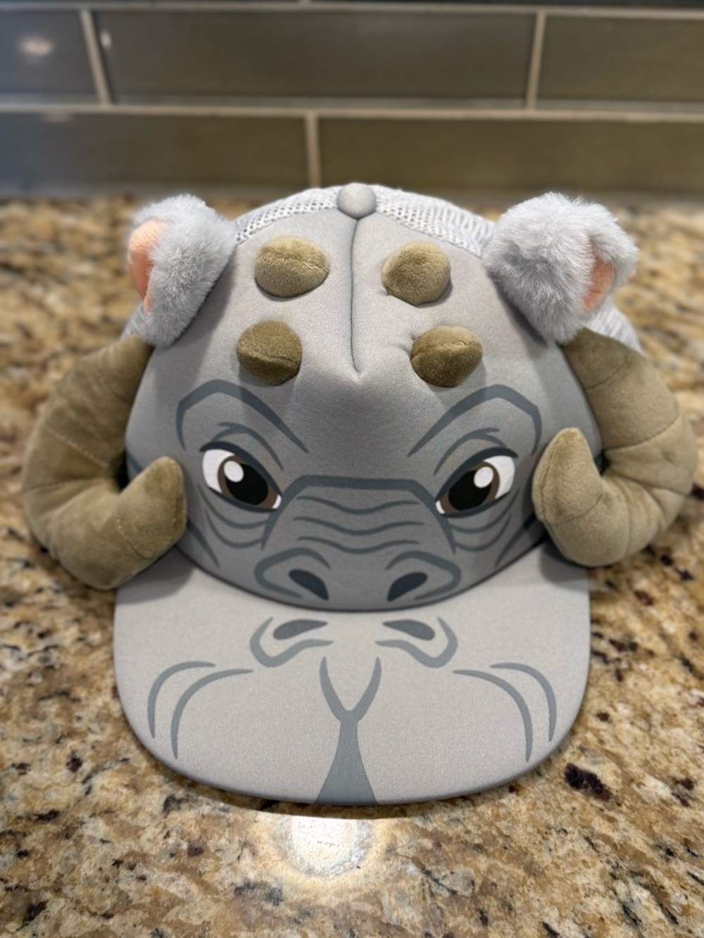 Disney Parks / Star Wars Tauntaun Baseball Cap for Adults – New With Tag - Picture 4 of 8